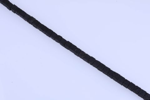 Strang Lava, schwarz, Würfel, 10mm, 40cm