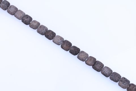 Strang Lava, schwarz anthrazit, Viereck, 20mm, 39cm