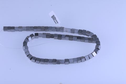 Strang Hematite, silber matt, Würfel, 6x6mm, 40cm