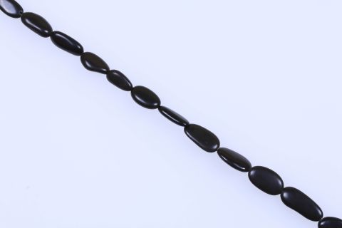 Strang Howlite, schwarz, oval, 15x22mm, 39cm