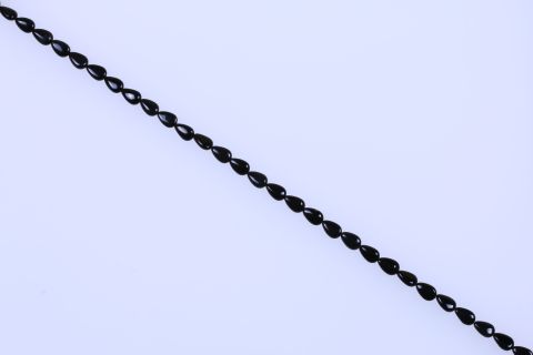 Strang Onyx, schwarz, Tropfen flach, 8x12mm, 39cm