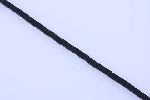Strang Onyx, schwarz, Würfel matt, 10x10mm, 40cm