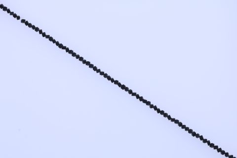 Strang Onyx, schwarz, Würfel matt quer gebohrt, 4x4mm, 38cm