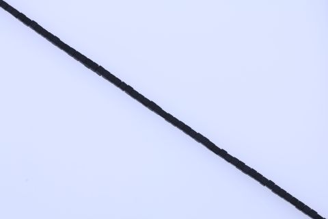 Strang Onyx, schwarz, Würfel matt, 6x6mm, 40cm