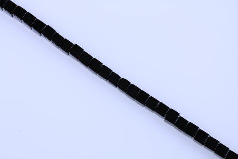 Strang Onyx, schwarz, Würfel, 14x14mm, 39cm