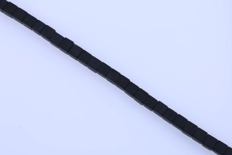 Strang Onyx, schwarz, Würfel matt, 14x14mm, 38cm