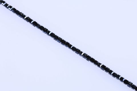 Strang  Glas, schwarz bedampft, Würfel facettiert, 8x8mm, 52cm