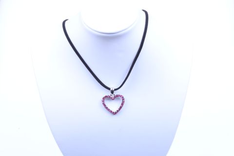 Kette Stoff mit Straß-Herz, pink, Herz, 25mm, Metall silberfarben, 40cm m. Verl.