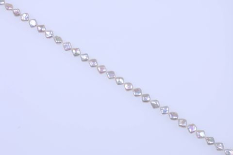Strang Süsswasser, weiß, Quadrat quer gebohrt, 11x11mm, 41cm