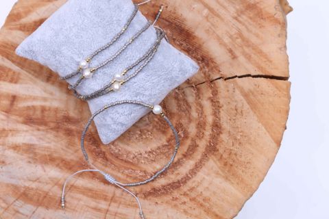 Verstellbare geflochtene Perlenarmbänder  aus Nylonschnur mit japanischen Rocailleperlen und Perle, dunkelgrau Größe: ca. 5 ~ 7,1 cm  Innendurchmesser, 1,5