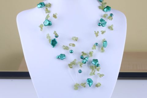 Kette Süsswasser, grün, Perle und Stein auf Nylon 5fach, 5-10mm, Karabiner, silberfarben, 42cm